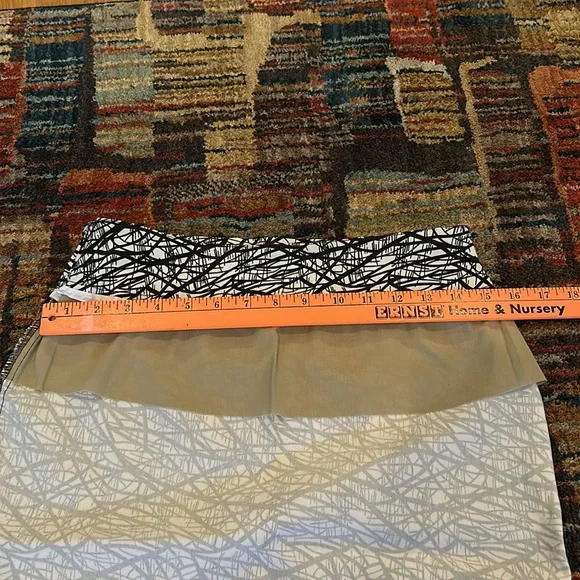 LISETTE Black and White Patterned Women's Pull-on Pencil Skirt -Size 6. - Picture 10 of 12